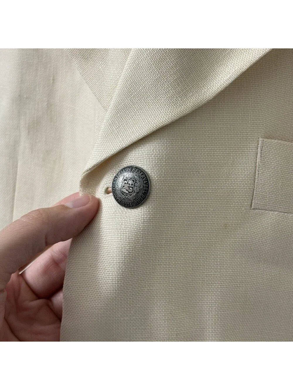 Vintage Hugo Boss Linen Blazer 40R Made Italy Cream Banco Peru Crest Buttons
